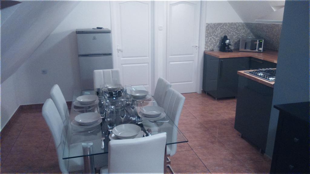 Solid Apartmans Βουδαπέστη Δωμάτιο φωτογραφία